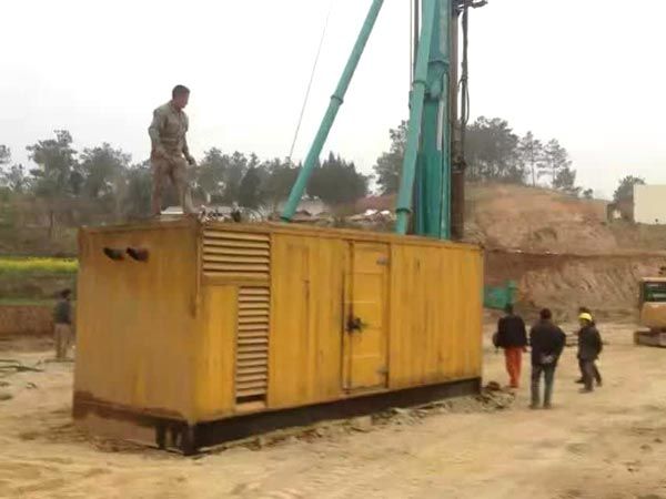 龙门镇如何判断水冷式机油散热器密封件是否需要更换？